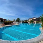 Platino Apartment - Jacuzzi Privata Con Tre Piscine Residenziali Ed Un Bar A 200M Dal Lago Apartament *