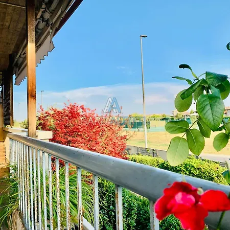Platino - Jacuzzi Privata Con Tre Piscine Residenziali Ed Un Bar A 200m Dal Lägenhet Desenzano del Garda