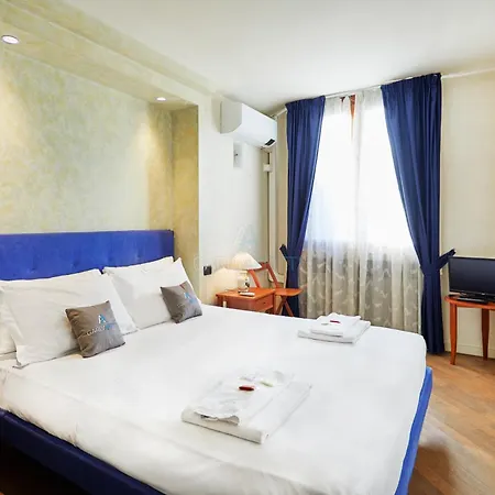 Platino - Jacuzzi Privata Con Tre Piscine Residenziali Ed Un Bar A 200m Dal * Desenzano del Garda