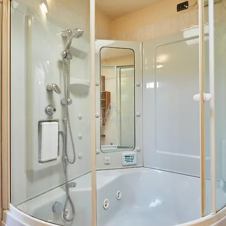 Lägenhet Platino - Jacuzzi Privata Con Tre Piscine Residenziali Ed Un Bar A 200m Dal Desenzano del Garda