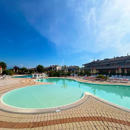 Platino - Jacuzzi Privata Con Tre Piscine Residenziali Ed Un Bar A 200m Dal Desenzano del Garda